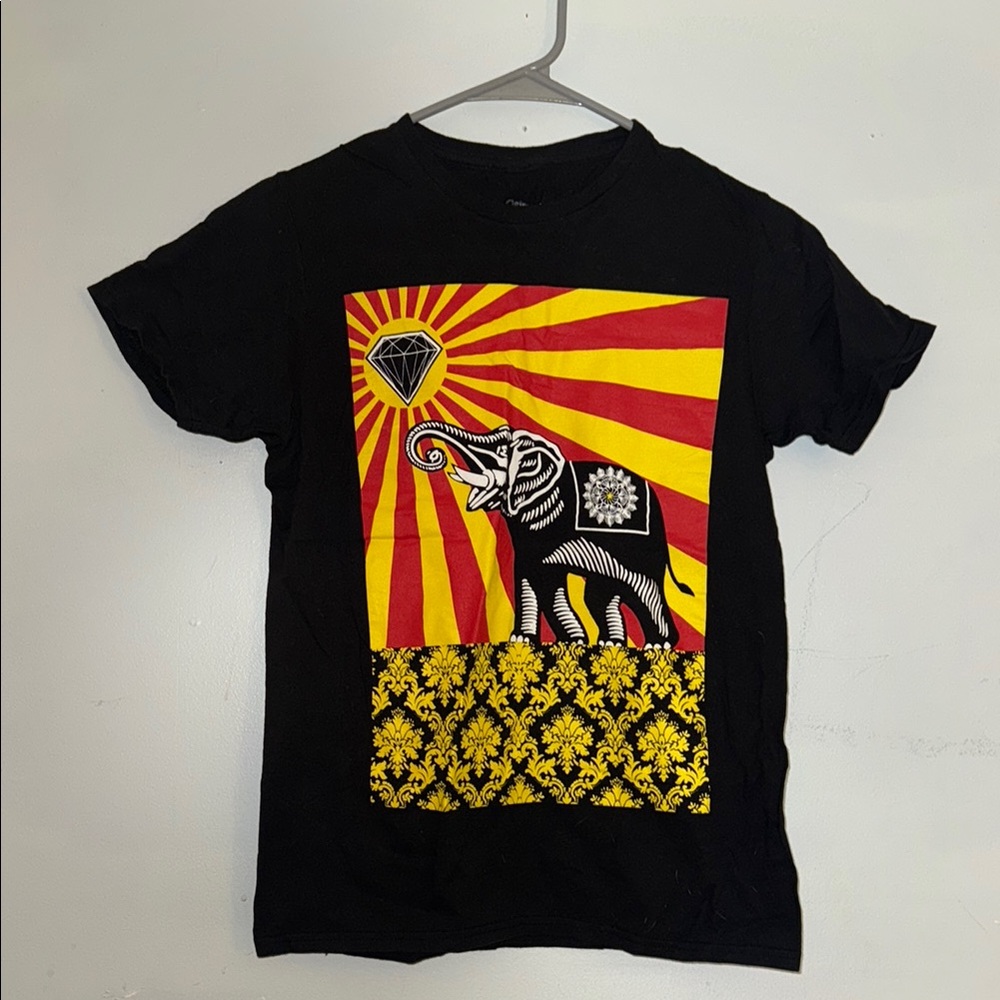 Graphic Elephant T-Shirt in Black and Yellow